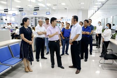 山东市场监督管理局调研组深入西海岸新区政务服务大厅开展市场调研服务